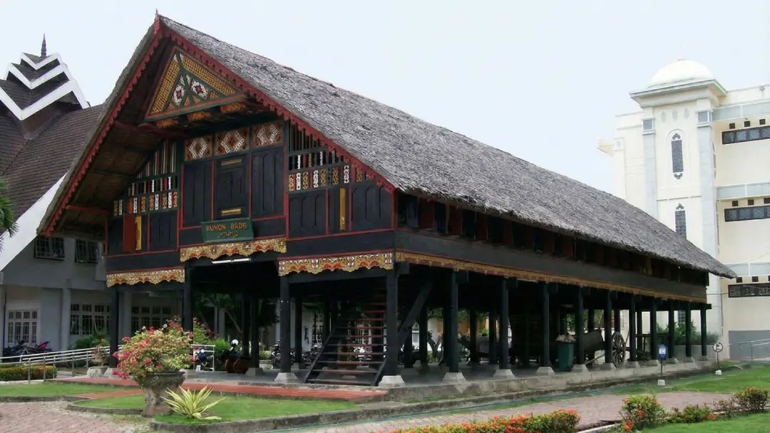 Rumah Adat Aceh: Nama, Ciri Khas, dan Sejarahnya Rumah Adat Aceh: Nama, Ciri Khas, dan Sejarahnya