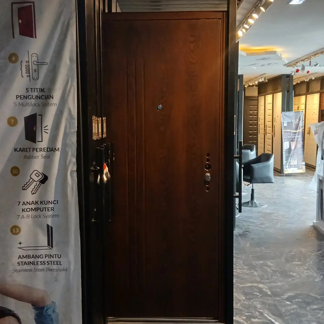 pintu fortress berbahan baja motif urat kayu pintu fortress berbahan baja motif urat kayu