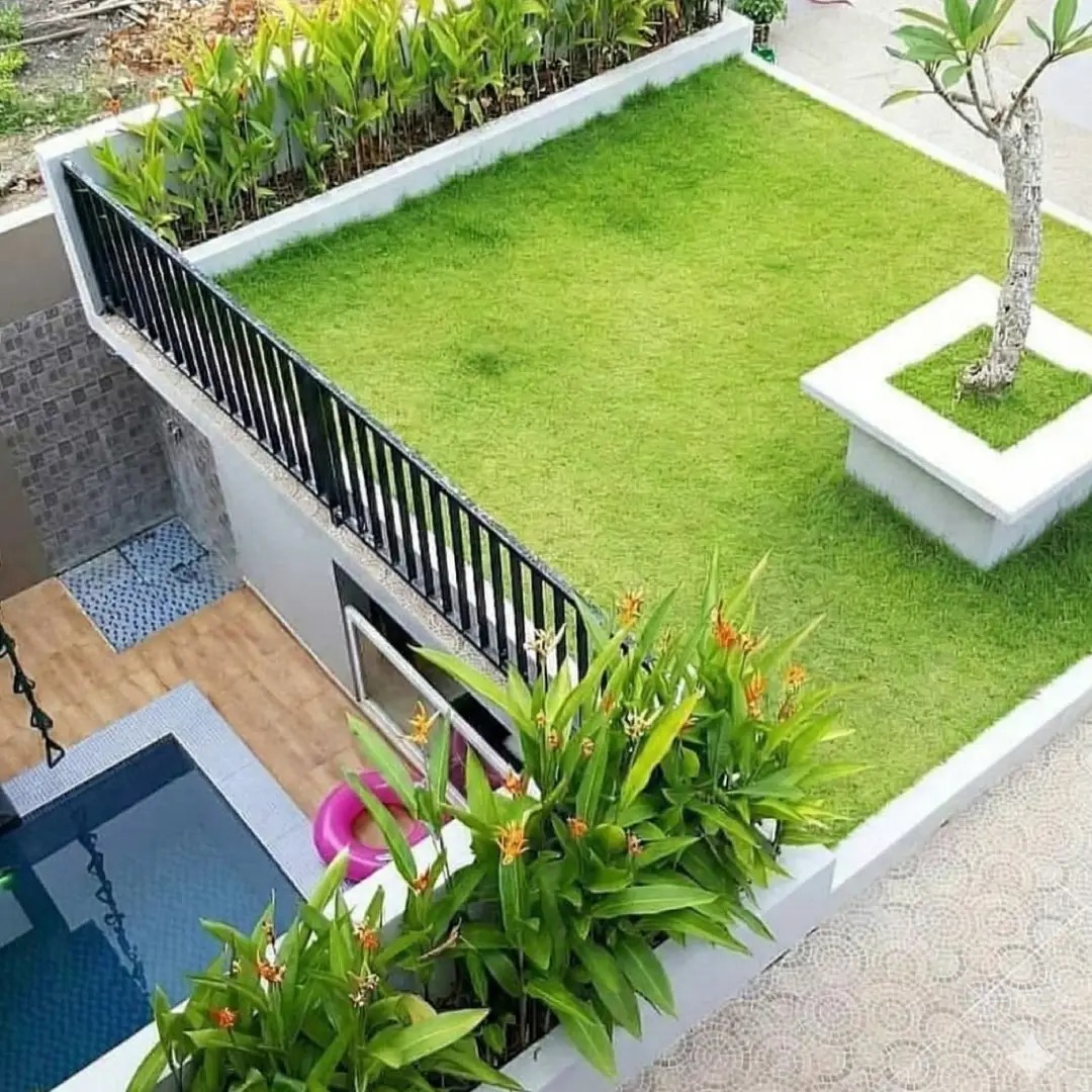 Rooftop Terbuka dengan Taman Kecil Rooftop Terbuka dengan Taman Kecil