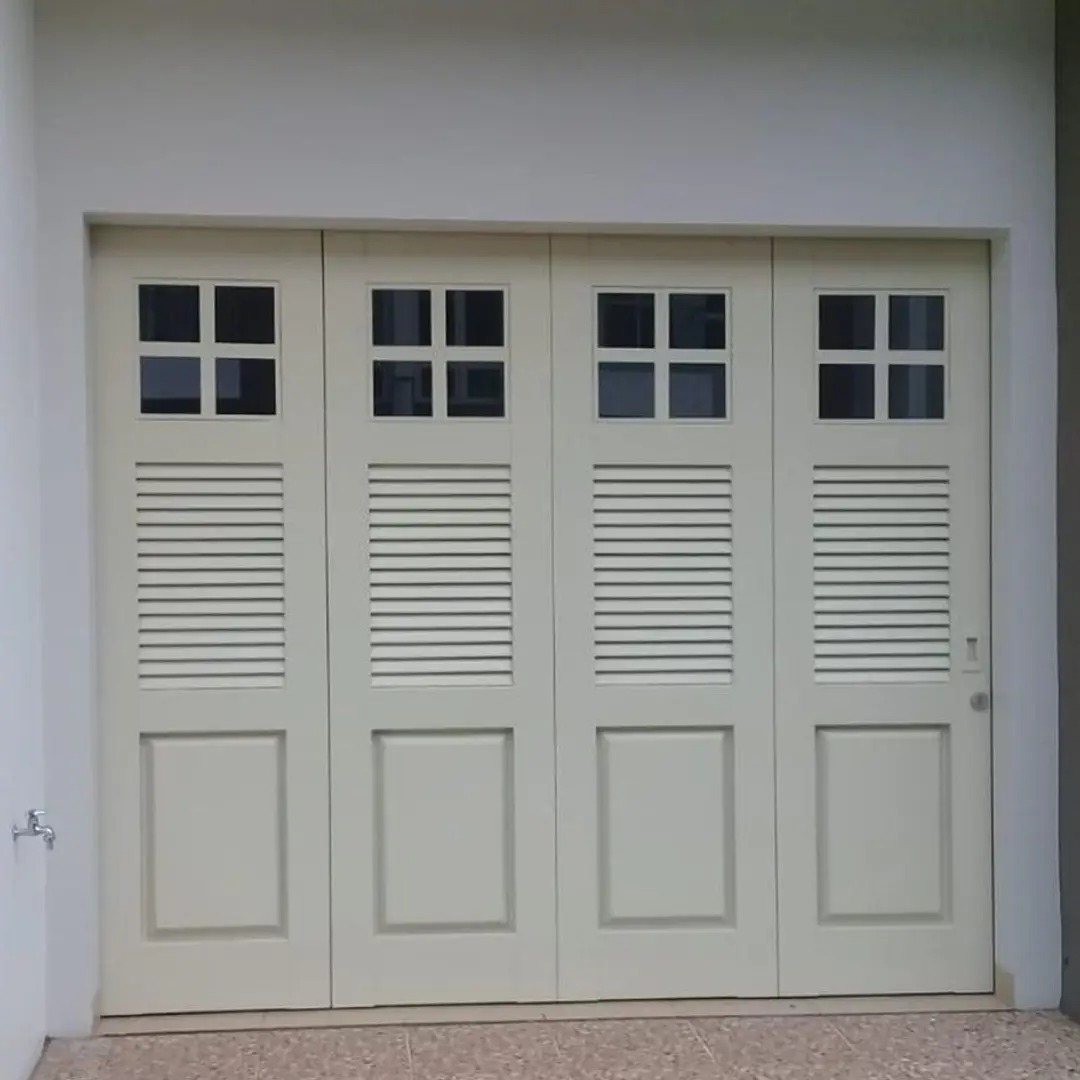 Pintu Garasi Warna Krem Elegan Pintu Garasi Warna Krem Elegan