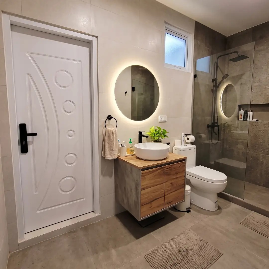 pintu kamar mandi merk fortress warna putih bahan baja pintu kamar mandi merk fortress warna putih bahan baja