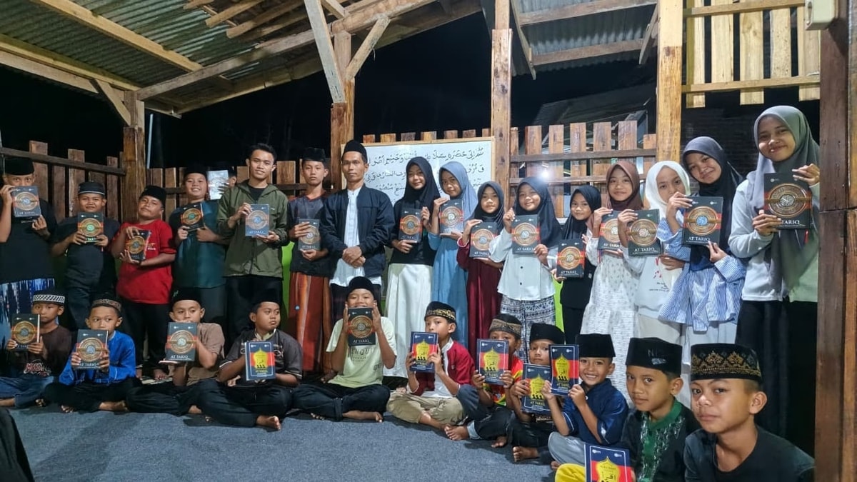 Hari Ketiga Ekspedisi Al Quran Ruang Baik: Menembus Bukit Barisan, Menyambung Harapan Hingga Bengkulu Hari Ketiga Ekspedisi Al Quran Ruang Baik: Menembus Bukit Barisan, Menyambung Harapan Hingga Bengkulu