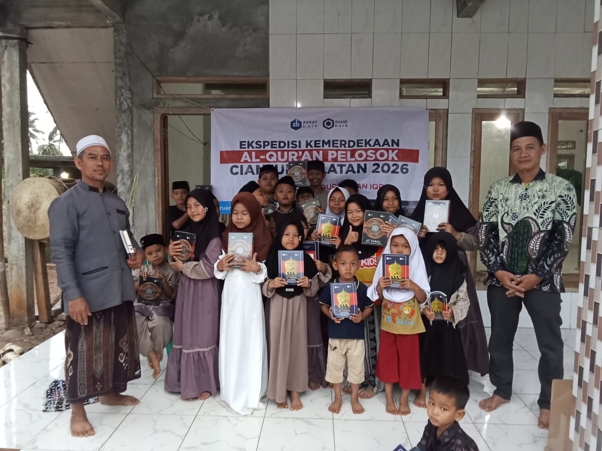 Jalan Panjang Belum Usai, Ruang Baik Terus Antar Al-Qur’an ke Pelosok Cianjur Selatan (lanjutan...) Jalan Panjang Belum Usai, Ruang Baik Terus Antar Al-Qur’an ke Pelosok Cianjur Selatan (lanjutan...)