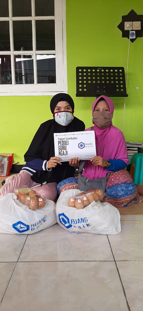 Ruang Baik Salurkan 1200 Paket Sembako Untuk Guru Ngaji Di 2 Kota Dan 2