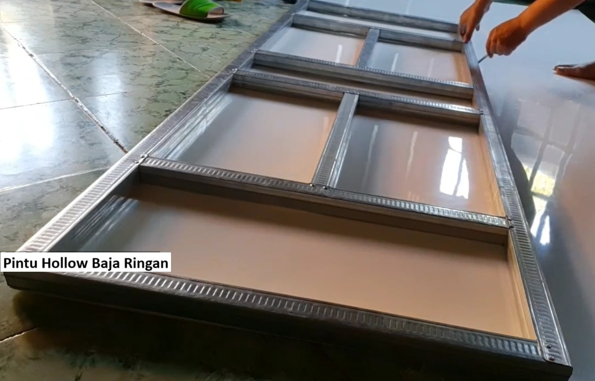 pintu dari hollow baja ringan