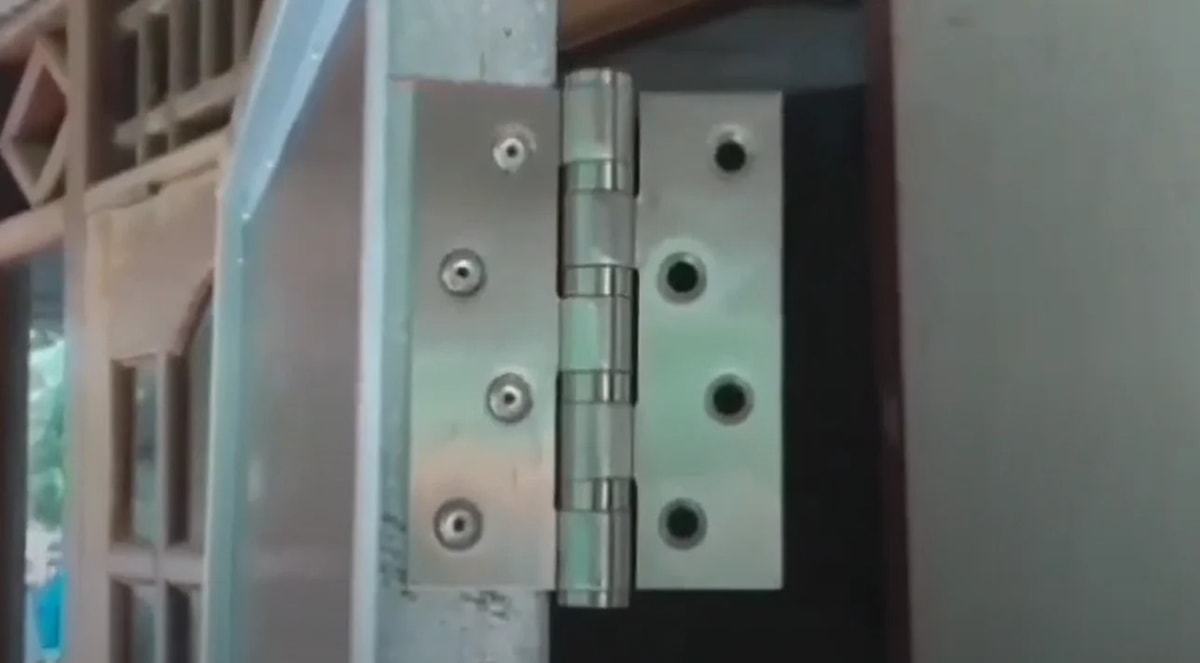 Cara Pasang Engsel Pintu Baja Ringan Serta Jenis yang Cocok