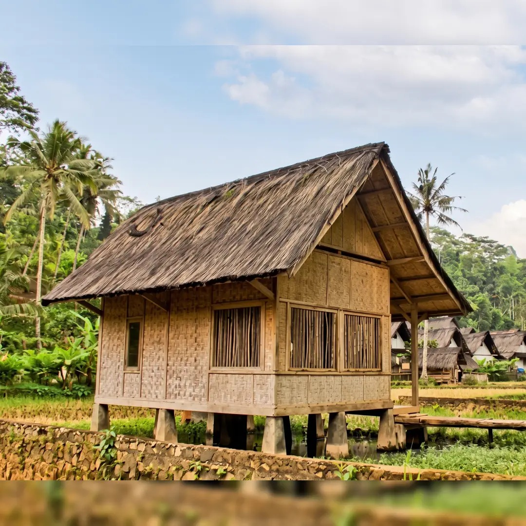 Rumah Adat Sunda Suhunan Jolopong
