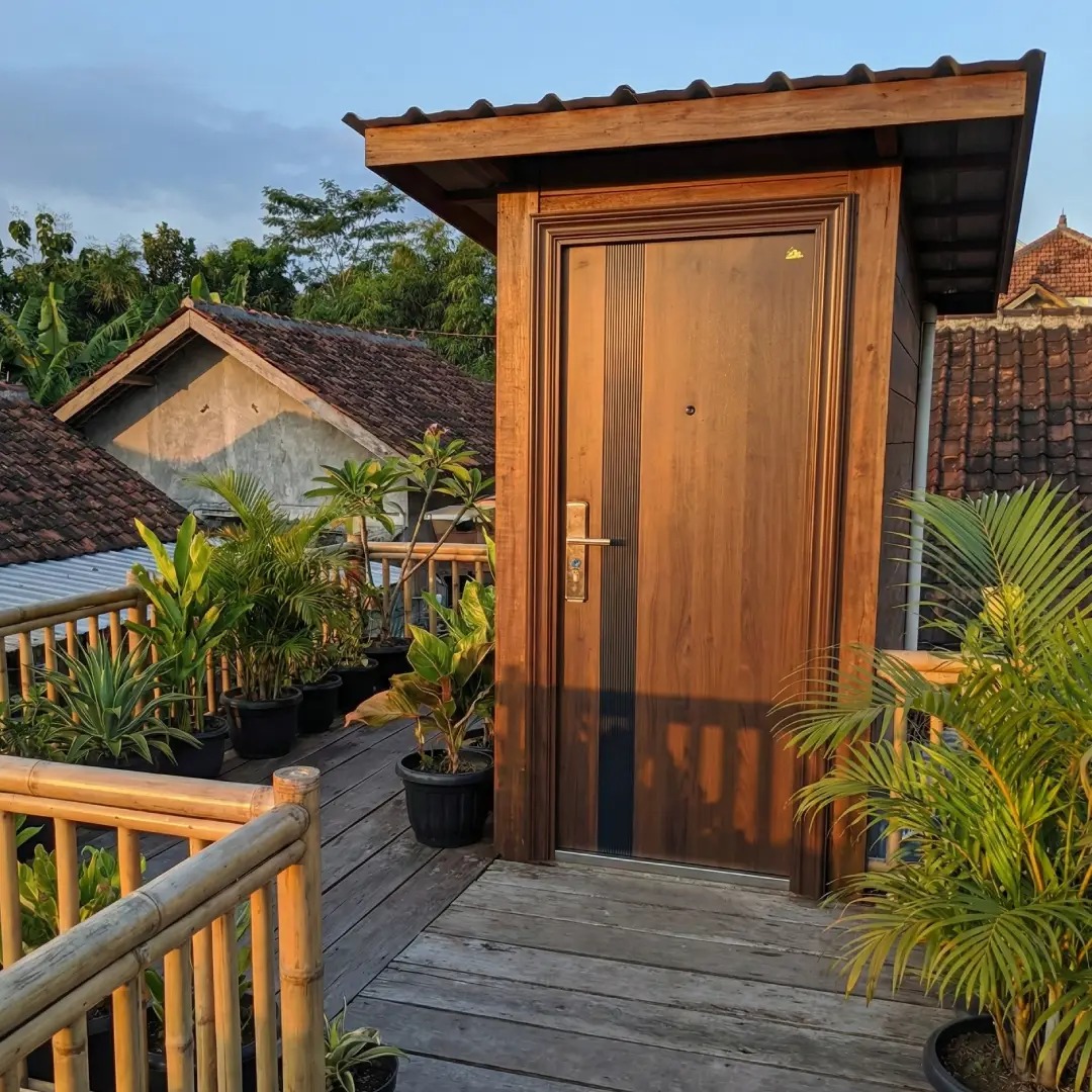 rooftop dengan pinri baja fortress motif kayu