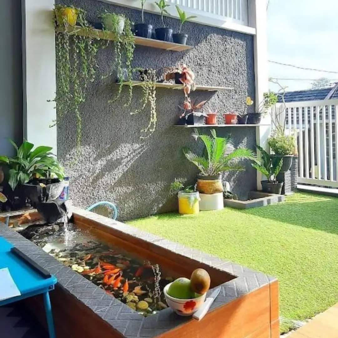 Rooftop dengan Kolam Ikan
