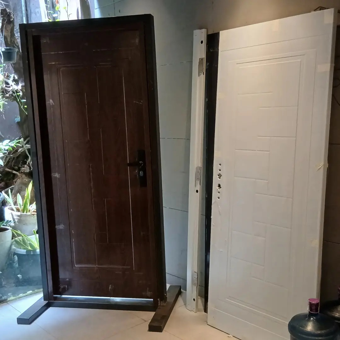 foto asli pintu baja fortress desain minimalis