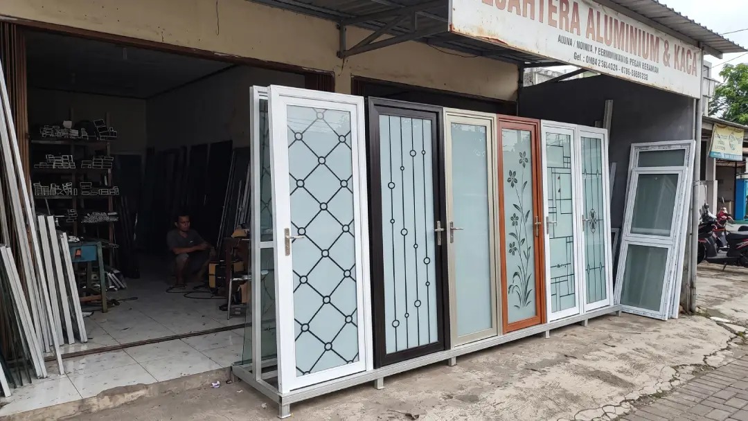 Rekomendasi Model Pintu Kamar Mandi Kaca yang Estetik dan Elegan
