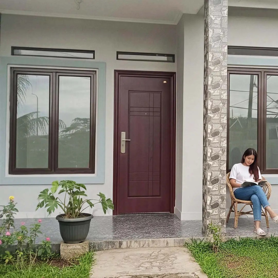 foto asli pintu fortress motif kayu