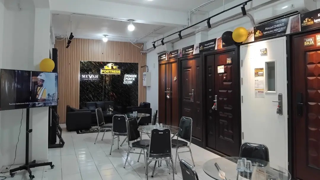 Catat! Ini Distributor Pintu Baja Terbaik yang Punya Banyak Toko