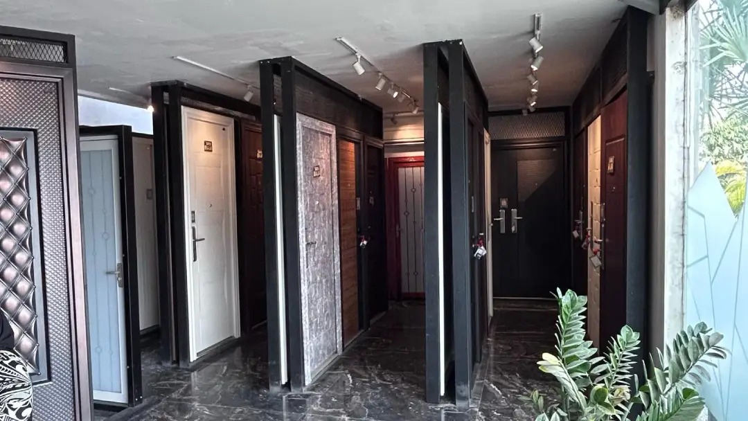 Catat! Ini Toko Pintu Baja Terdekat yang Punya Banyak Cabang & Mitra