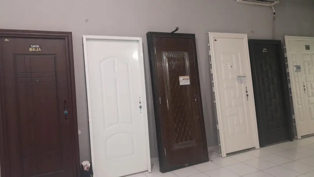 Buat Rumah Aman dan Elegan dengan Pintu Baja Murah Pilihan Ini!