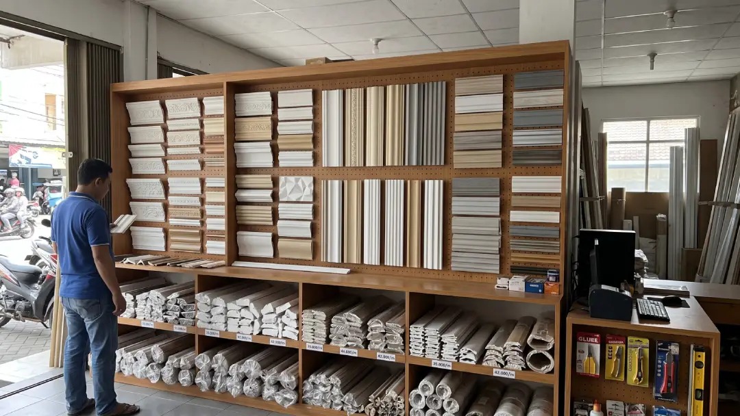 Berapa Harga Wall Moulding PVC per Meter? Ini Cara Menghitungnya