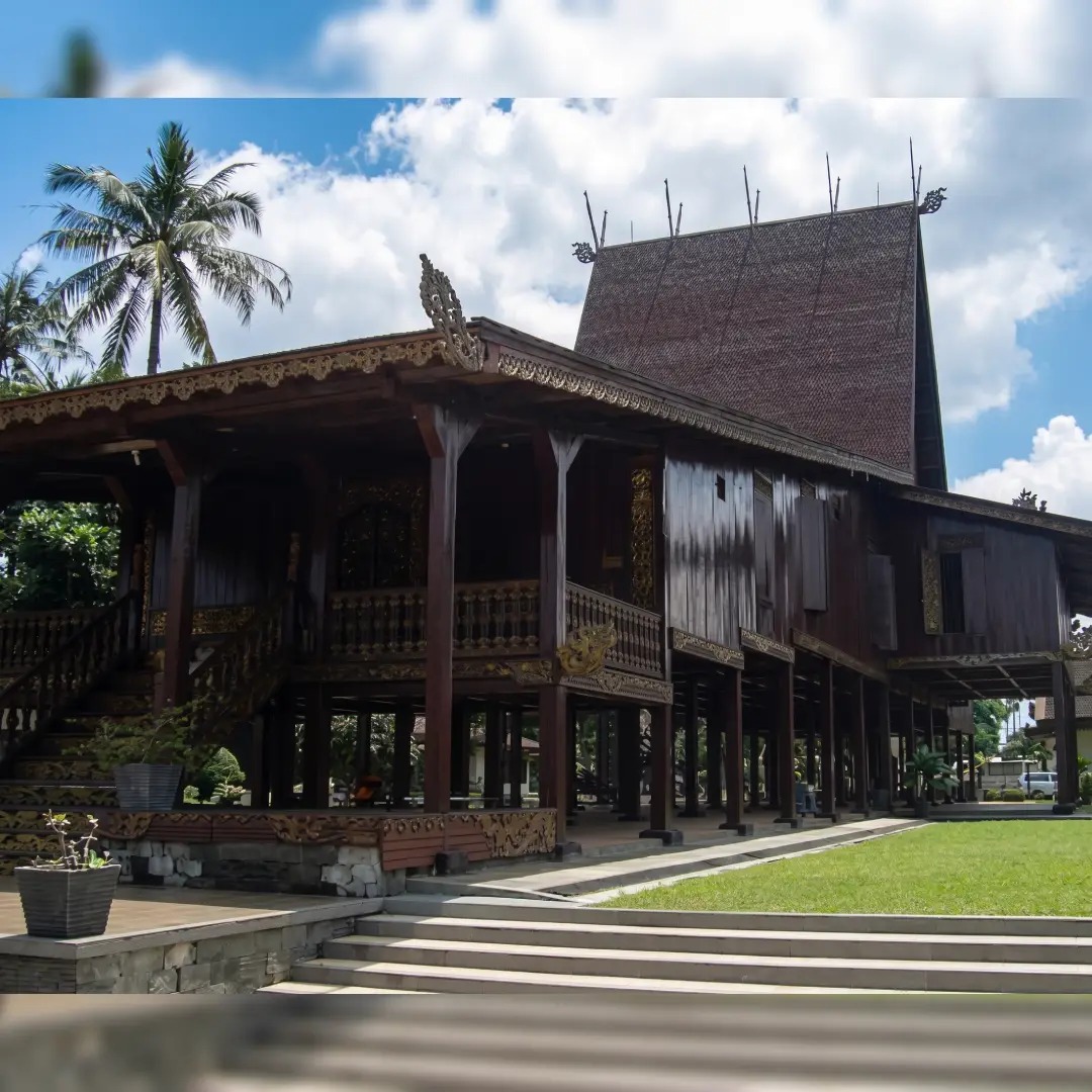 Rumah Adat di Kalimantan Selatan
