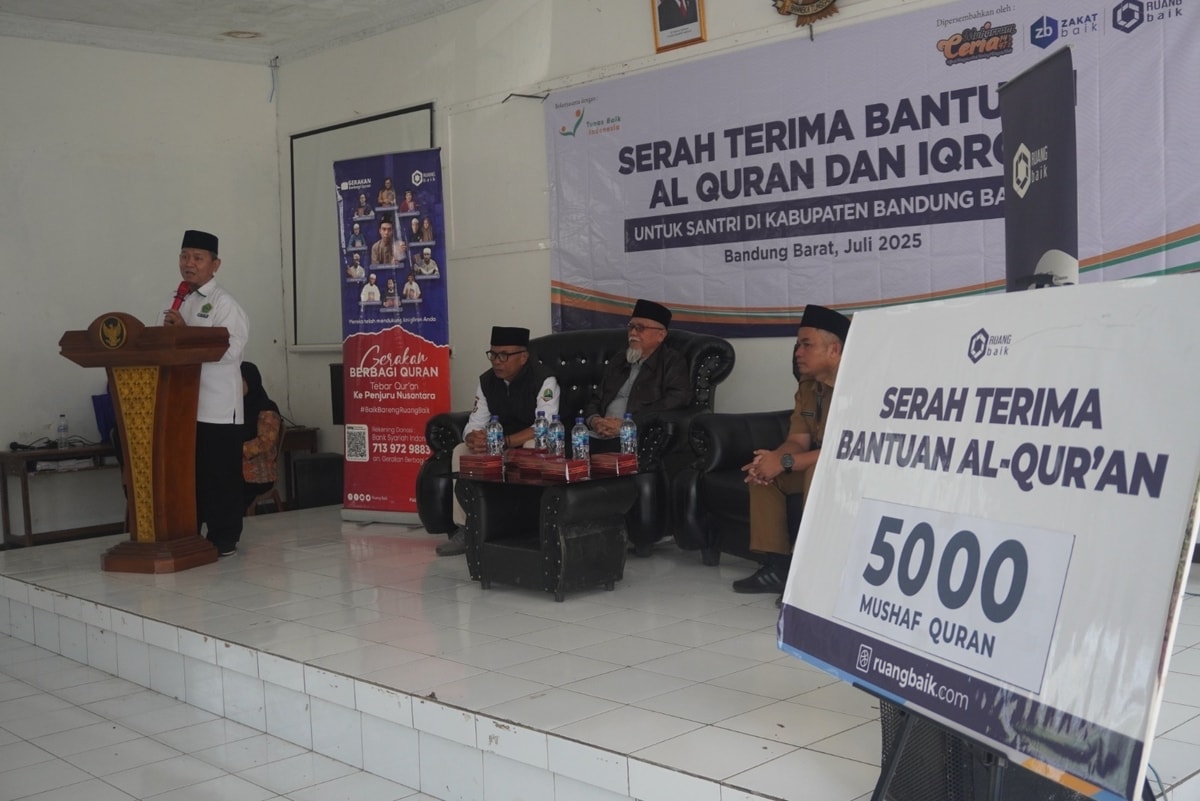 5.000 Mushaf Al-Qur’an Disalurkan untuk Santri di Kabupaten Bandung Barat