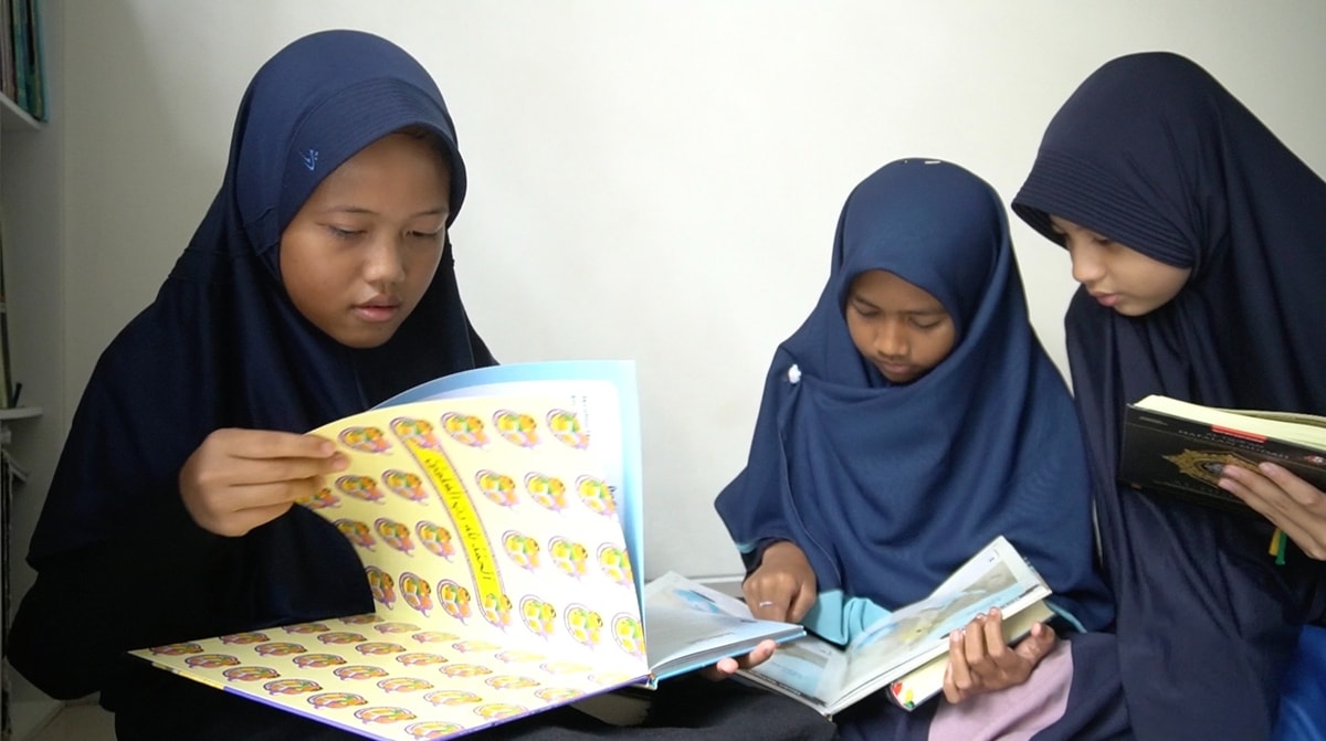 Ayah Pergi, Ibu Menikah Lagi...Ini Perjuangan Adel Yatim Kecil Saat Ini