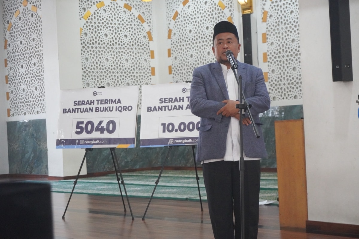 Dr. H. Istikhori, M.Ag