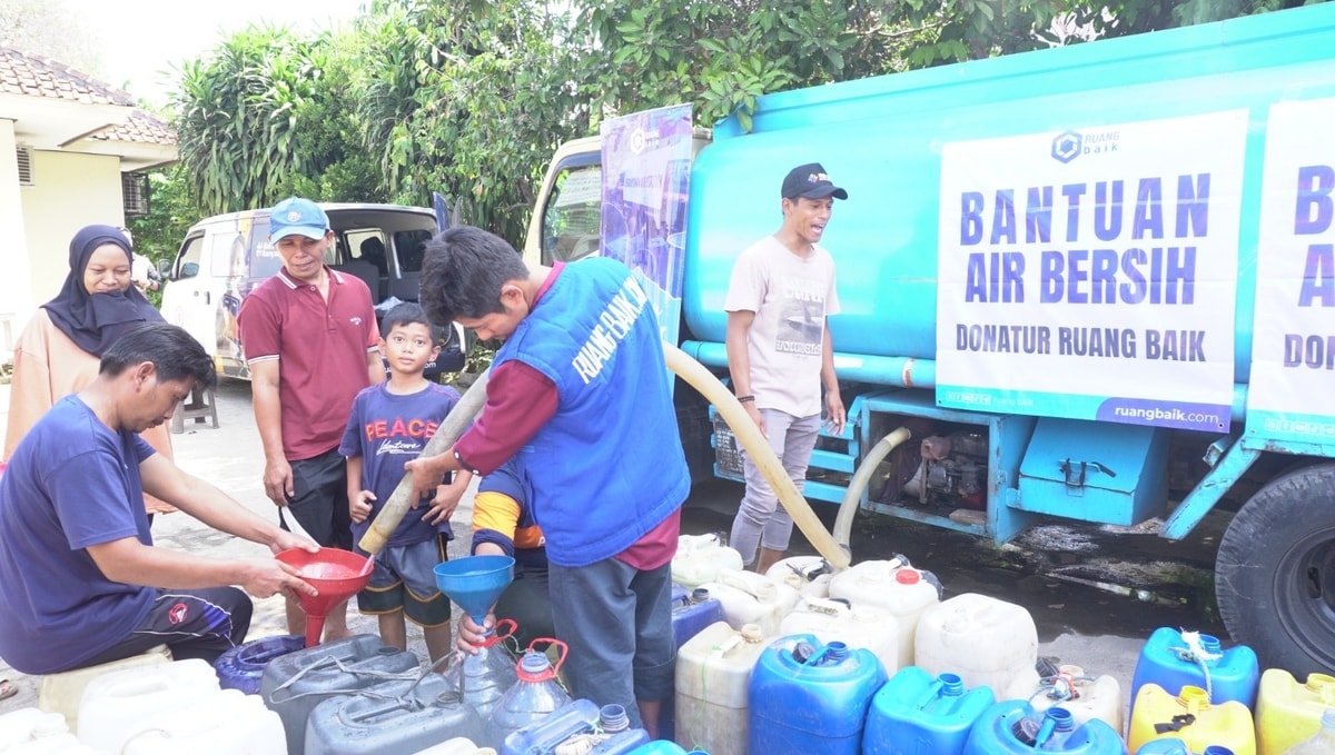 4 Bulan Desa Cogreg Kekeringan, Ruang Baik Kirim 8ribu Liter Air Bersih