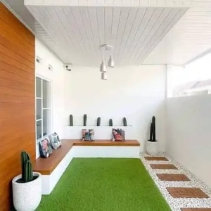 teras rumah subsidi minimalis homy dengan ornamen kayu