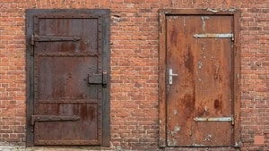 Bagaimana Cara Membedakan Pintu Baja Asli dan Palsu? Cek di Sini!