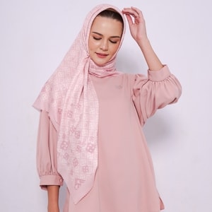 Sweet Prive Pink Scarf