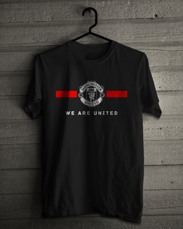  Kaos  Sepak Bola  Logo MU we are united Hitam Sablon  Merah 