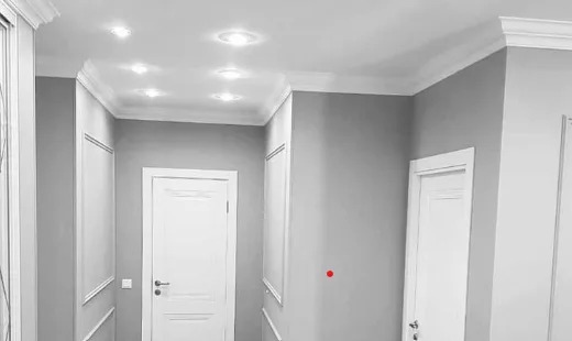 kombinasi warna cat plafon dan dinding putih dan abu muda