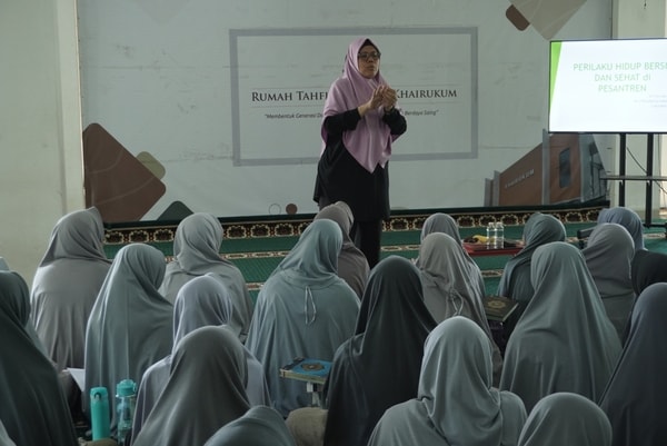 PEDULI KESEHATAN SANTRI, RTQ KHAIRUKUM  BEKERJASAMA DENGAN RS CITRA AR RAFIQ UNTUK  PENYULUHAN KESEHATAN