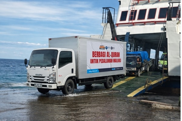 Menembus Lautan, Mengantar Cahaya: 10.000 Al-Qur’an untuk Santri Pelosok Maluku
