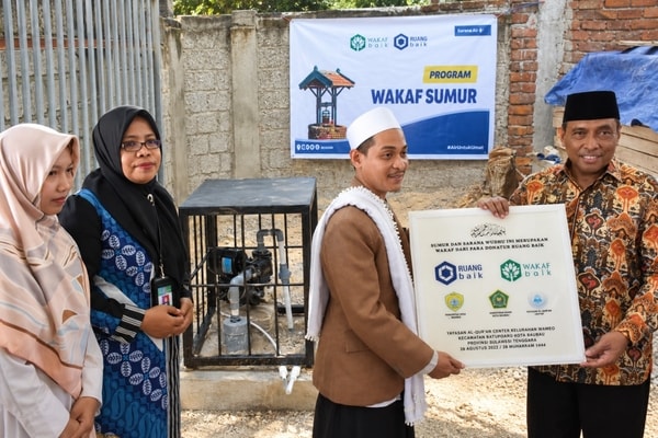 Empat Tahun Berlalu, Sumur Wakaf di Wameo Masih Mengalir dan Kembali Dicek untuk Hadapi Kekeringan