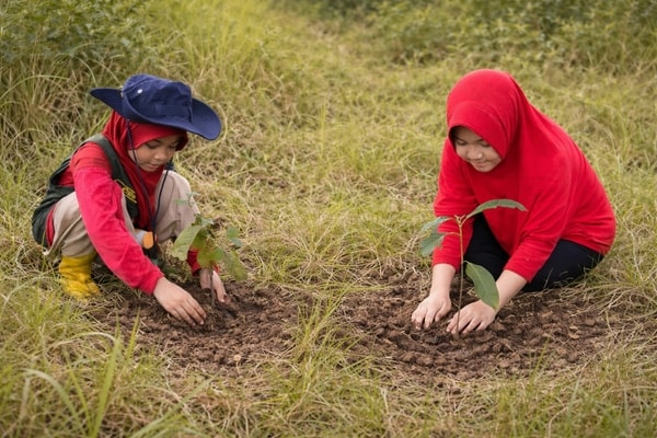 Ekspedisi Hijau, Misi Kebaikan: Saat Anak-anak Menjaga Bumi dan Umat