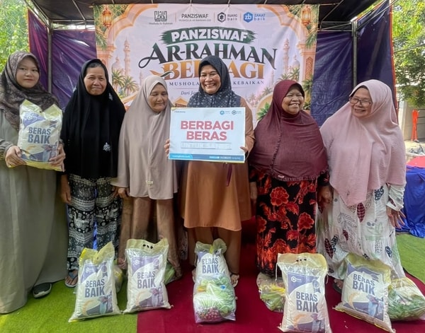 Ruang Baik Salurkan Bantuan Pangan Paket Beras, Maksimalkan Peran Musala sebagai Pusat Kebaikan
