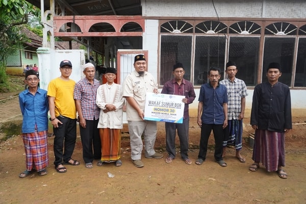 Susuri Jalan Berbatu, Tim Ruang Baik Tinjau 7 Titik Sumur di Lebak Banten