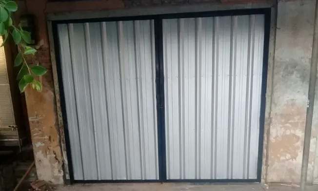 pintu baja ringan kupu tarung minimalis