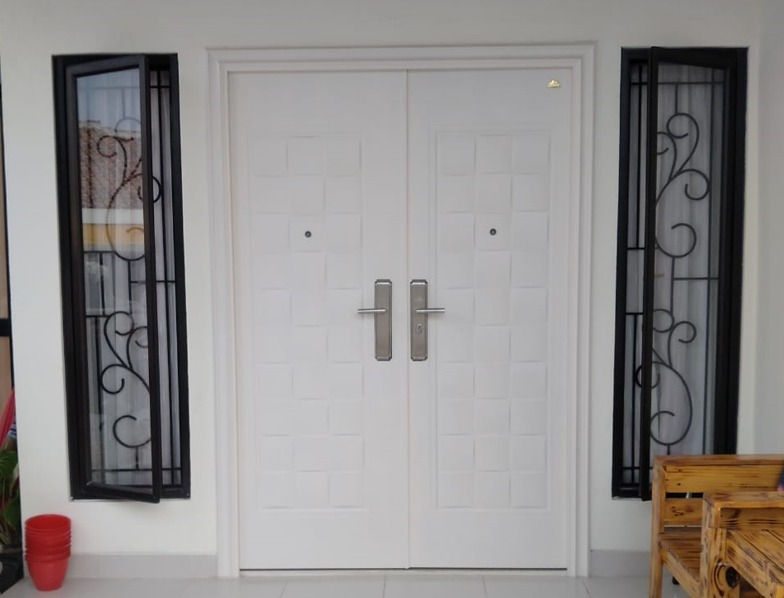 pintu minimalis motif Anyaman
