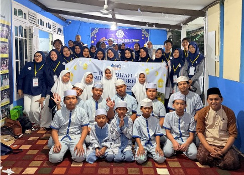 bersama Volunteer dan anak anak panti yatim
