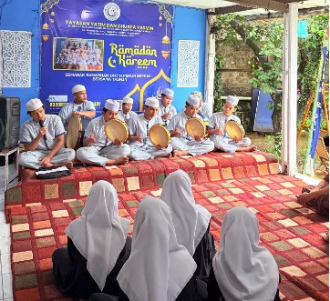penampilan anak anak Panti Yatim yasmin